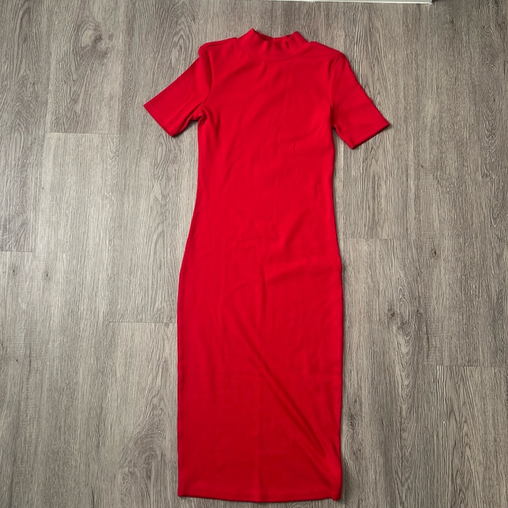 NWT - Zara Ribbed Mock Neck Short Sleeve Dress (Small)